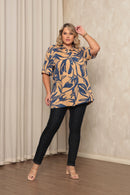 Camisa plus size estampada bege e azul