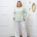 Camisa Listrada Verde e Branca Elegância e Conforto para Todos os Momentos