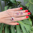 Conjunto de Joias com Pedra Vermelha Gota e Zircônias – Colar e Brinco Luxo Feminino