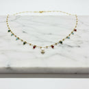 Colar Dourado com Cristais Coloridos e Pérola Central Banho de Ouro