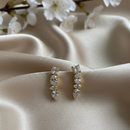 Brinco Ear Cuff com Zircônias – Brilho e Sofisticação para Qualquer Ocasião