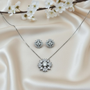 Conjunto de Joias Femininas com Brincos e Colar Flor de Zircônia – Banho Ródio Negro