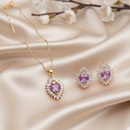 Conjunto de Joias Femininas com Pedra Fruta Cor em Formato de gota e Zircônias – Colar e Brincos Dourados