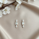 Brinco Dourado com Zircônias – Luxo e Brilho para Todas as Ocasiões