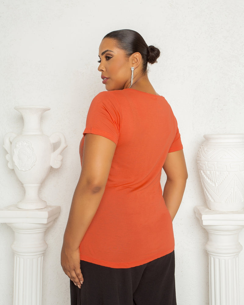 Blusa feminina plus size em malha com brilho
