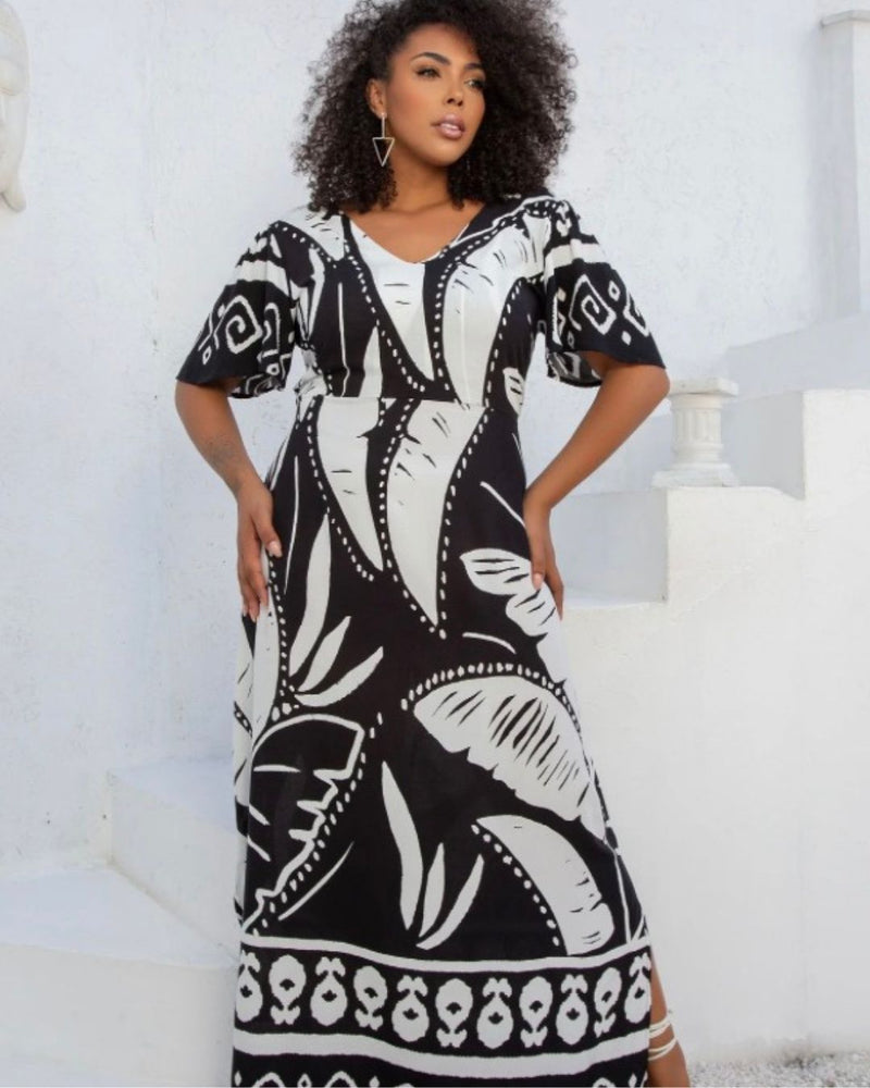 Vestido Preto e Branco Plus Size Chic aberto Andreza