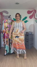 Vestido plus size longo com fendas